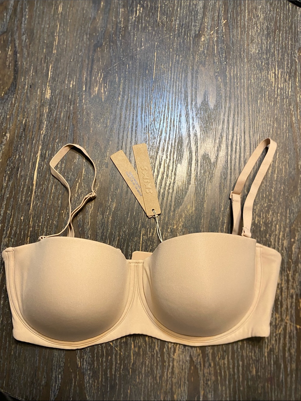 SKIMS Fits everybody Strapless clay 34D NWT Bra crease in pads